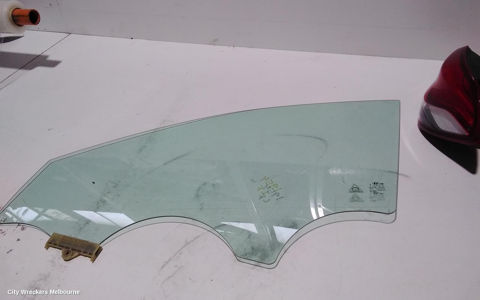 HYUNDAI I30 LEFT FRONT DOOR WINDOW, PD, HATCH, 03/2017 ONWARDS - Image 1