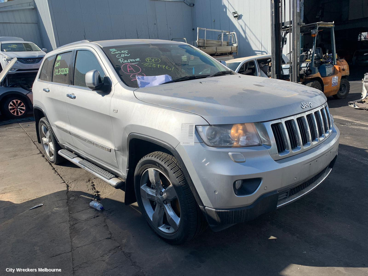 JEEP GRANDCHEROKEE LEFT FRONT HUB ASSEMBLY, WK, 2WD/4WD, NON SRT8/SRT, 10/2010 - 09/2016 - Image 2
