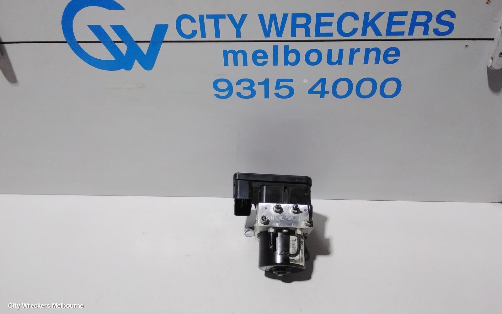 BMW 3 SERIES ABS PUMP/MODULATOR, E90, SEDAN, ON MODULE P/N 34512460468, 03/2005 - 01/2012 - Image 1