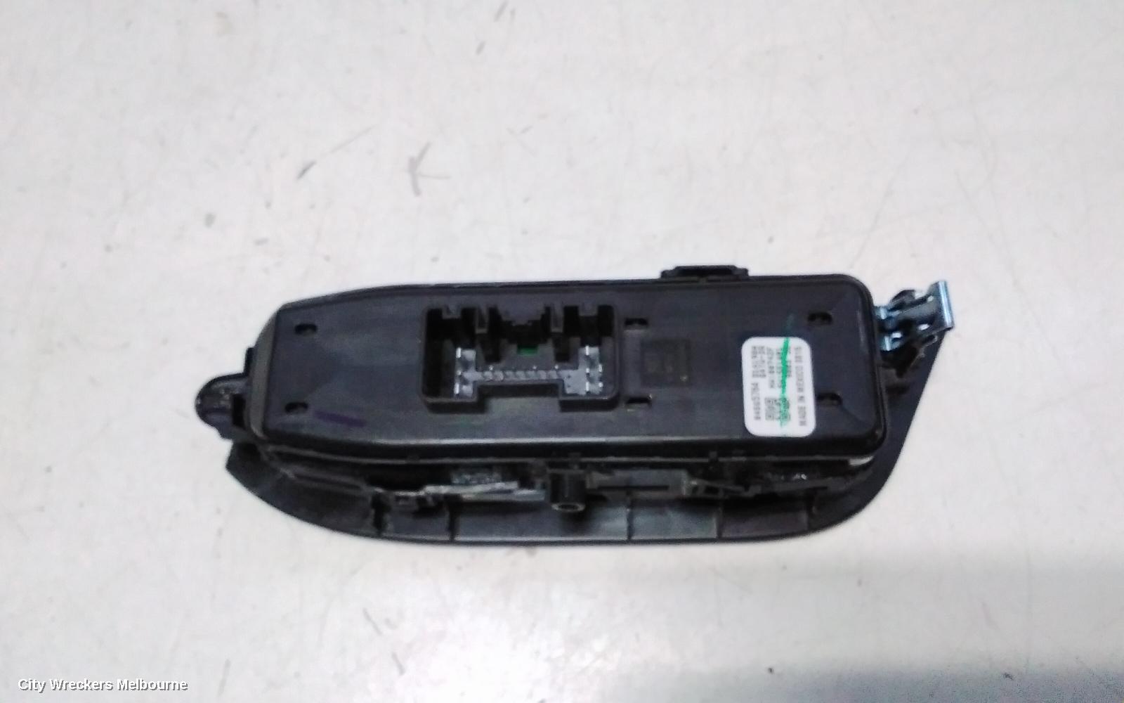 HOLDEN EQUINOX PWR DR WIND SWITCH, RH FRONT (MASTER SWITCH), EQ, POWER FOLDING MIRROR TYPE, 09/2017 - 12/2020 - Image 3