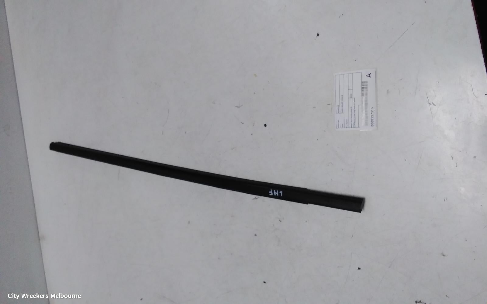 FORD RANGER DOOR MOULD, LHF MOULD ON THE WINDSCREEN: 127315, RA, LH FRONT, FRAME TAPE, 05/2022 ONWARDS - Image 3
