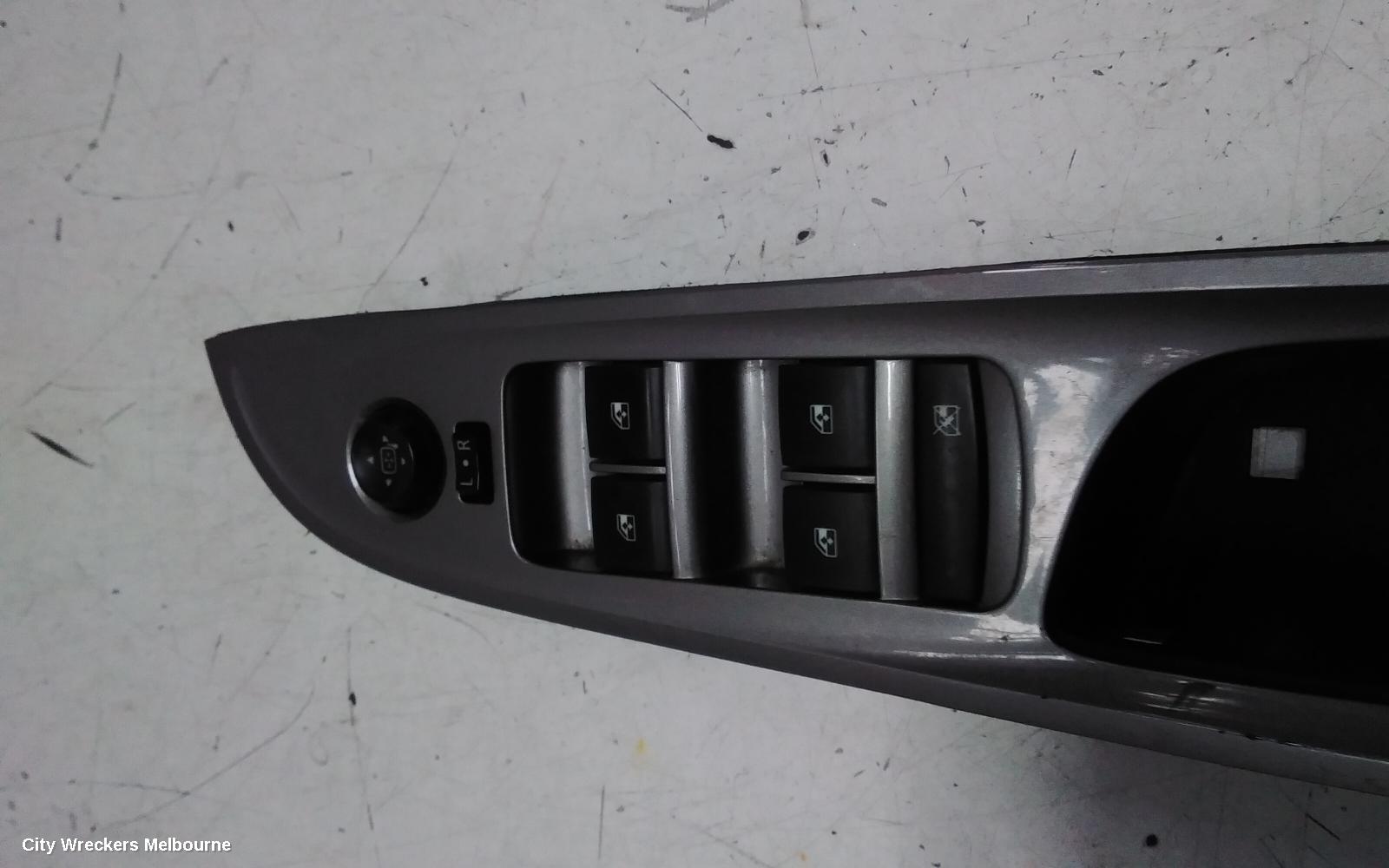 HOLDEN COMMODORE PWR DR WIND SWITCH, RH FRONT (MASTER SWITCH), VF, SILVER, 4 SWITCH TYPE, 05/2013 - 12/2017 - Image 2