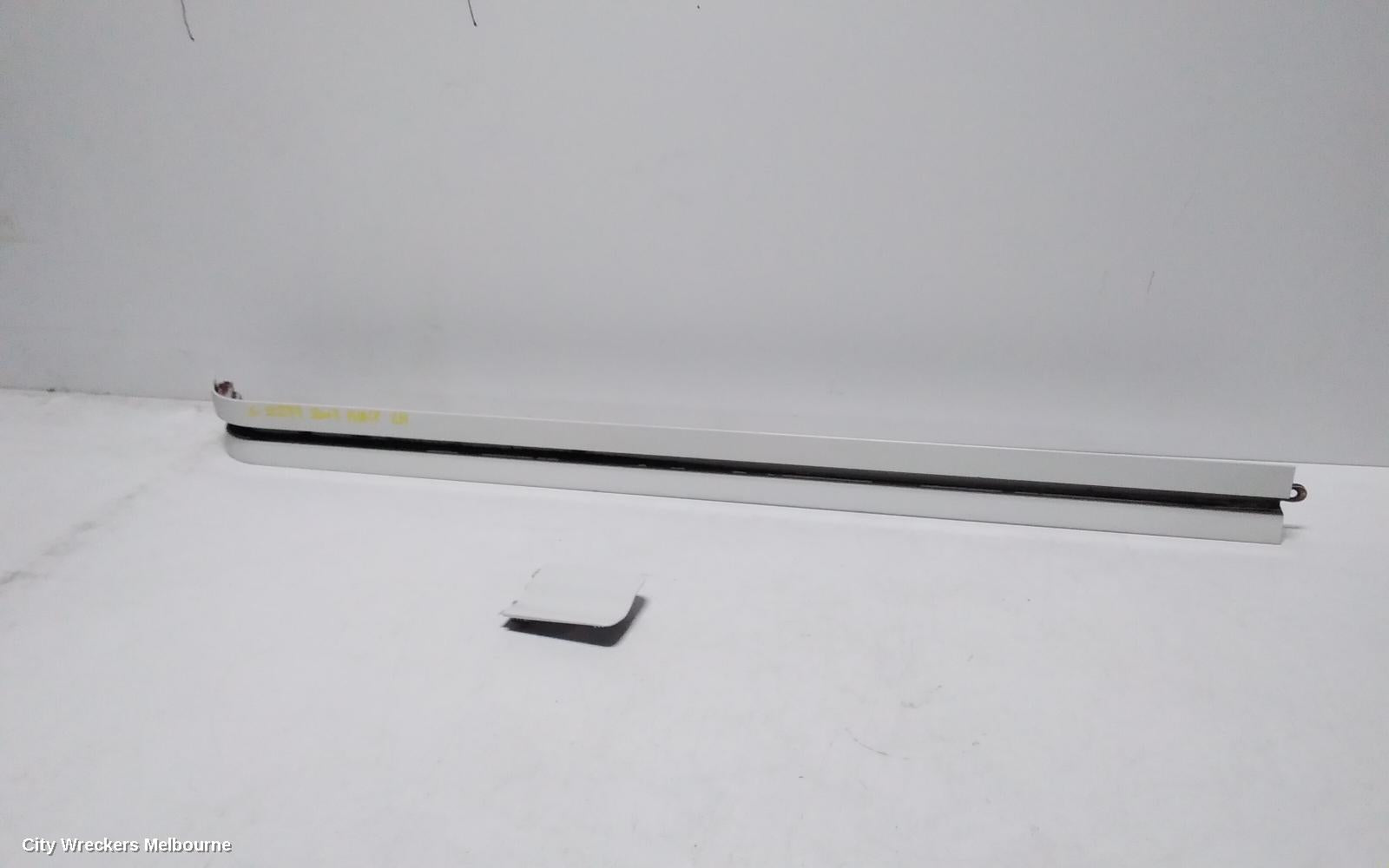 TOYOTA HIACE, TRH/KDH 03/2005 - 04/2019, LHR SLIDING DOOR RAIL: 112600 - Image 1