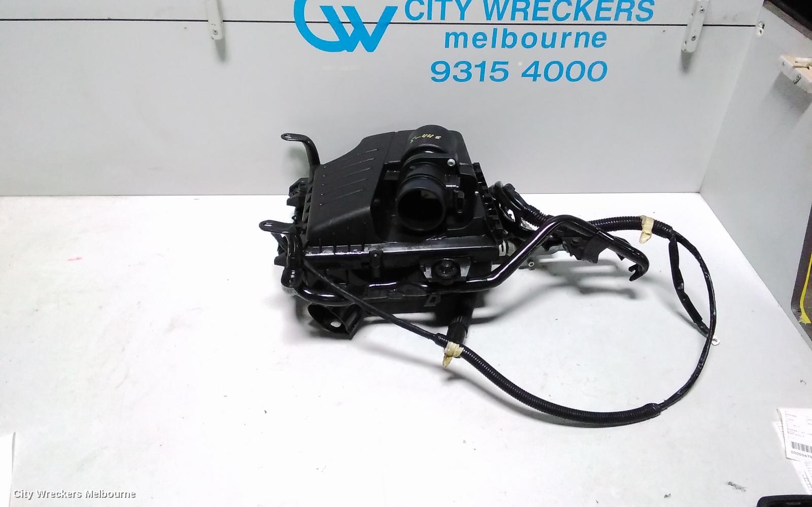 RENAULT TRAFIC AIR CLEANER/BOX, AIR CLEANER, X83, M9R, 05/2007 - 12/2014 - Image 1
