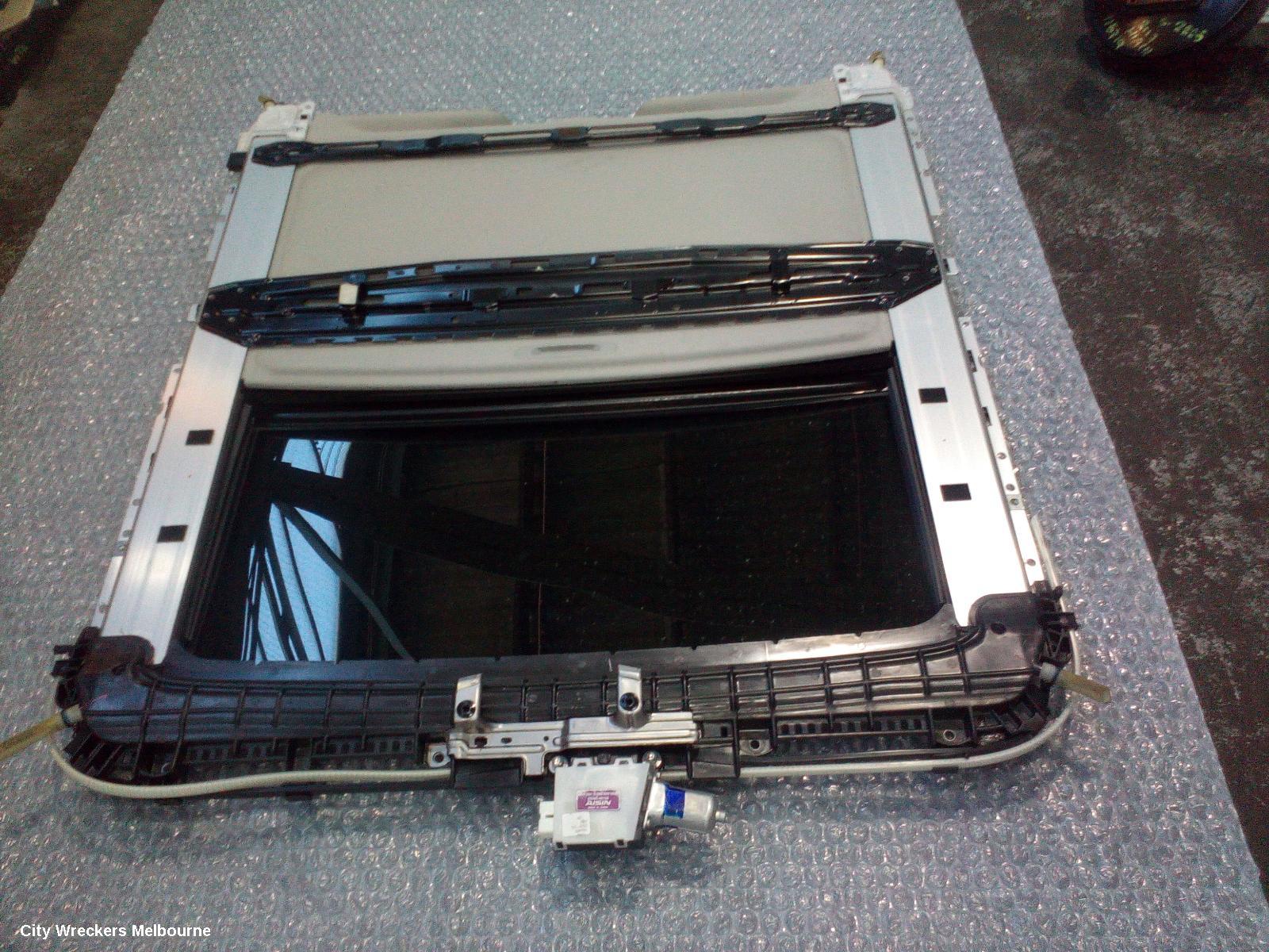 LEXUS RX SERIES ROOF GLASS/SUNROOF/T, SUNROOF, AL10, 12/2008 - 08/2015 - Image 3