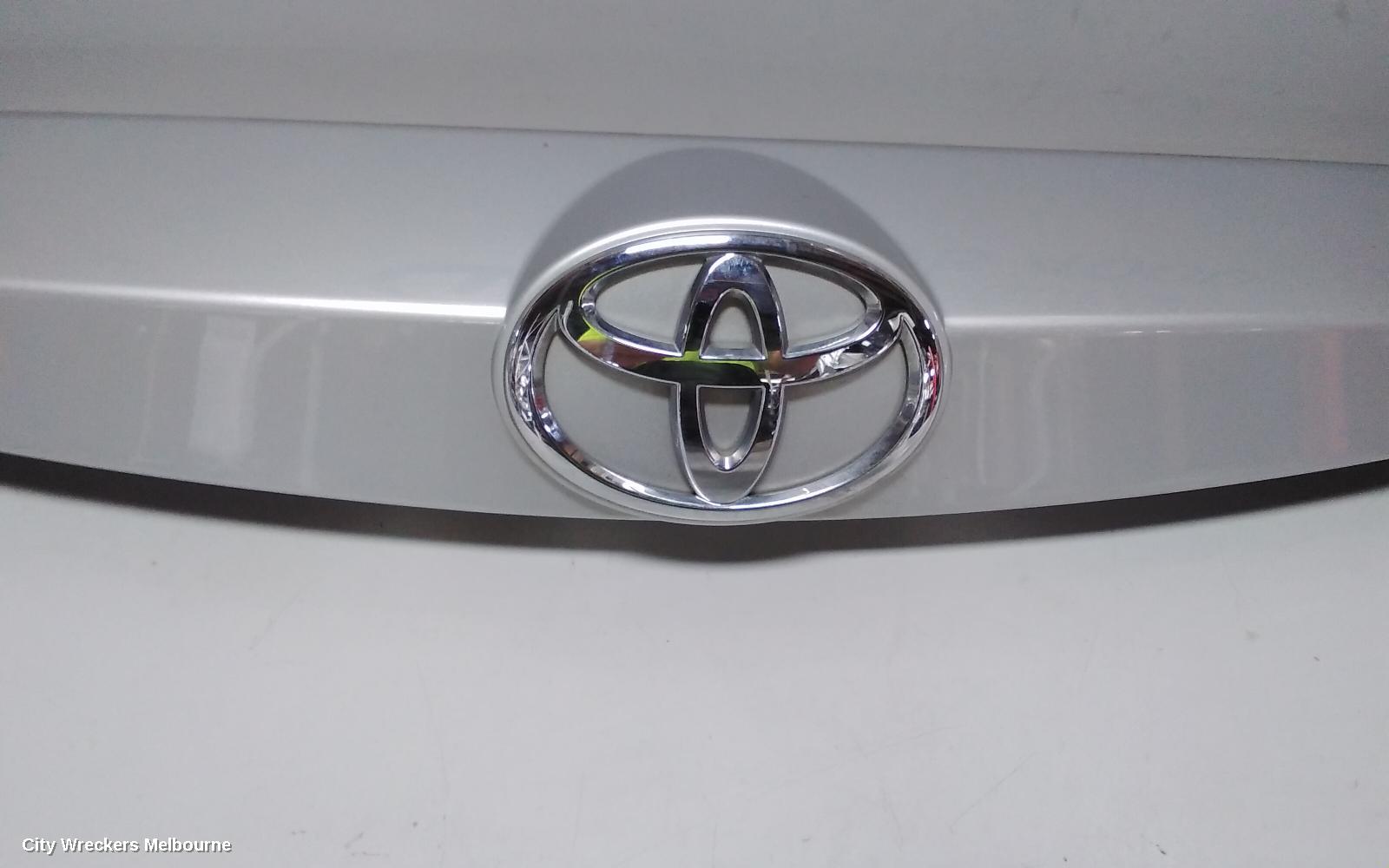 TOYOTA COROLLA REAR GARNISH, TAILGATE GARNISH (CENTRE), ZRE182R, HATCH, 10/2012 - 03/2015 - Image 3