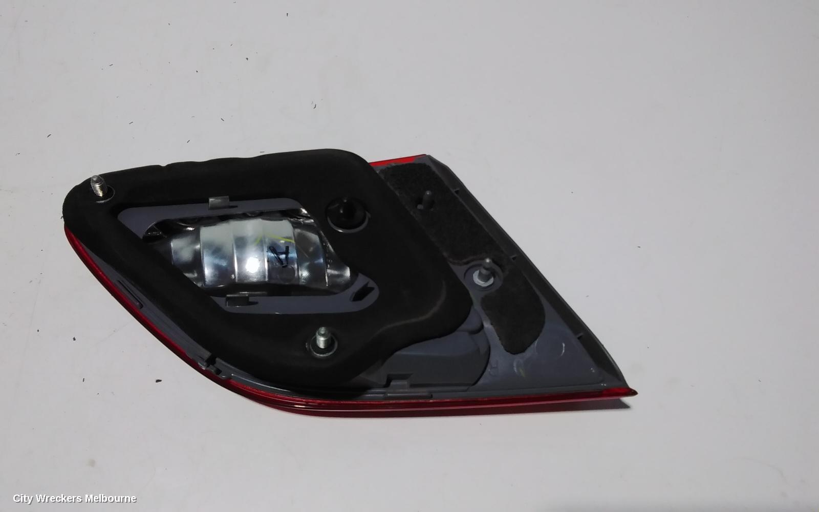 NISSAN PULSAR REAR GARNISH, BOOTLID LAMP (RH SIDE), B17, SEDAN, 12/2012 - 12/2017 - Image 2