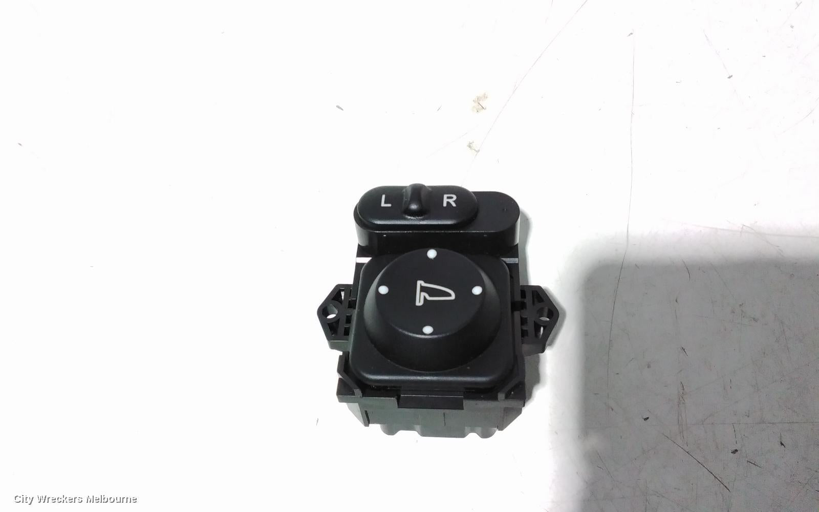 HONDA HRV, RU, 12/2014 - 10/2021, MIRROR SWTCH: 94543 - Image 2