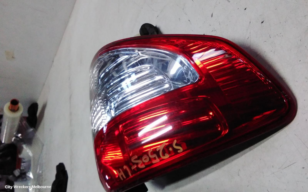 SUZUKI SX4 LEFT TAILLIGHT, HATCH, 02/2007 - 01/2014 - Image 2