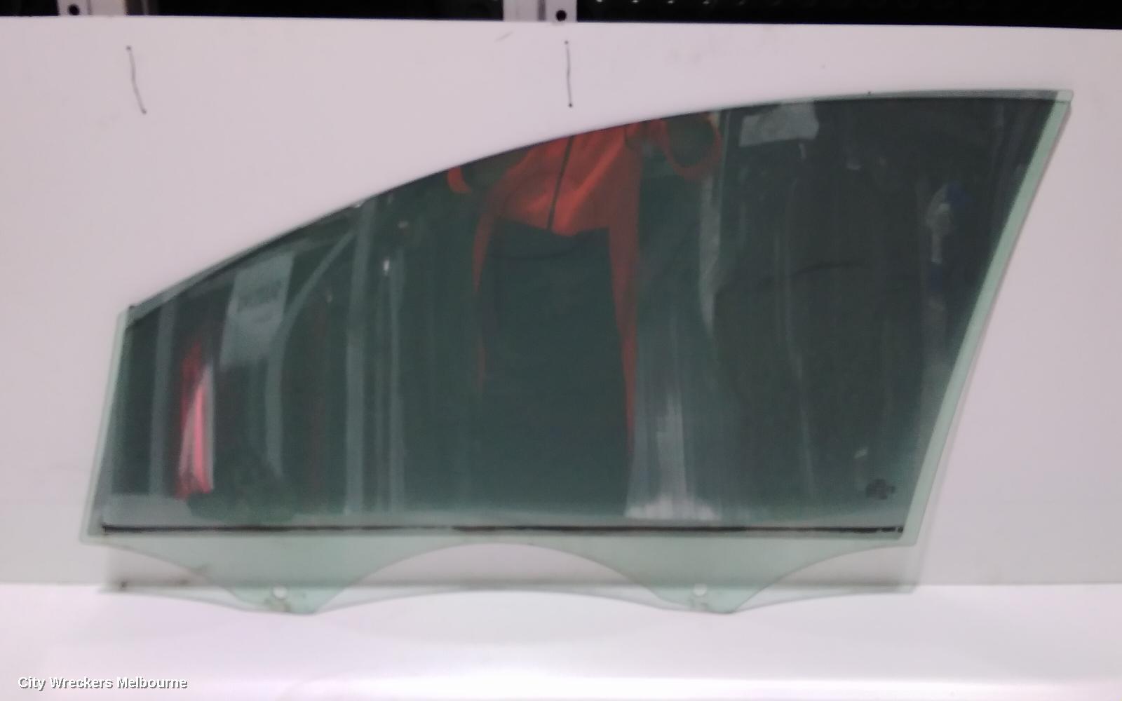 AUDI Q7 RIGHT FRONT DOOR WINDOW, 4L, 09/2006 - 08/2015 - Image 1