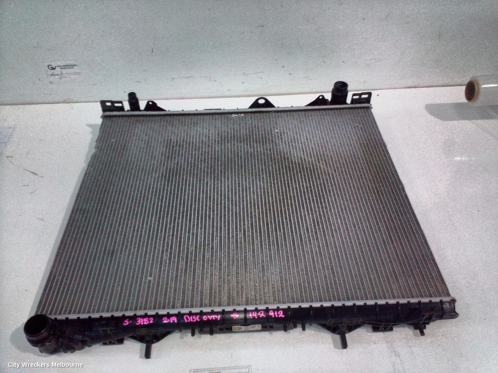 LAND ROVER DISCOVERY RADIATOR, PRIMARY RADIATOR (CLOSEST TO ENGINE), DIESEL, 3.0, TWIN TURBO, SD6, L462, 12/2016 - 12/2020 - Image 2