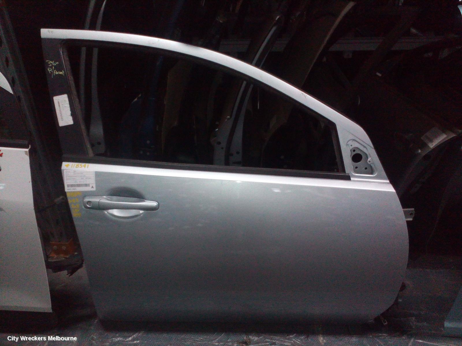 MITSUBISHI 380 RIGHT FRONT DOOR, DB, 380/VRX/PLATINUM TYPE, 09/2005 - 03/2008 - Image 1