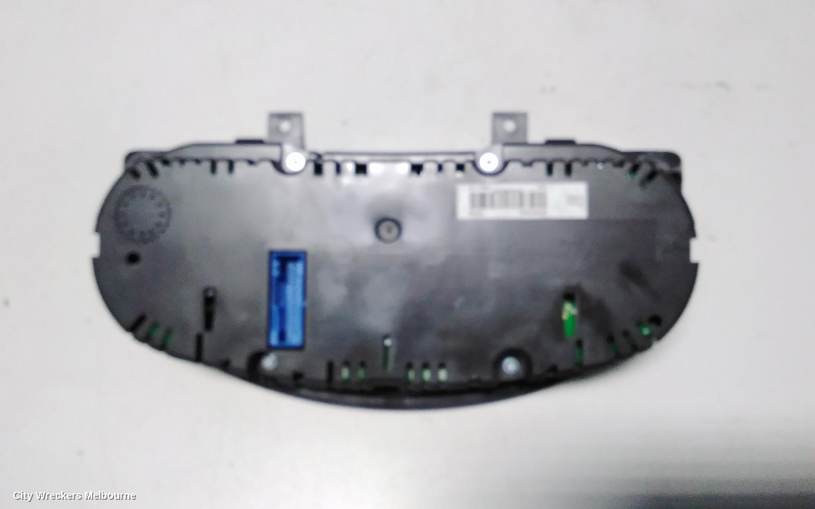 VOLKSWAGEN JETTA INSTRUMENT CLUSTER, PETROL, SPEEDO IS UP TO 240, 1KM, 02/2006 - 07/2011 - Image 3