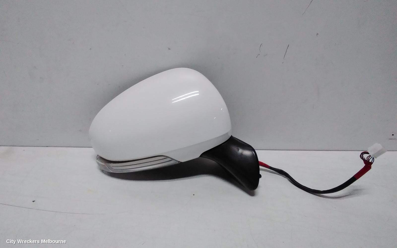TOYOTA PRIUS RIGHT DOOR MIRROR, ZVW40R, PRIUS V, 05/2012 - 03/2021 - Image 2