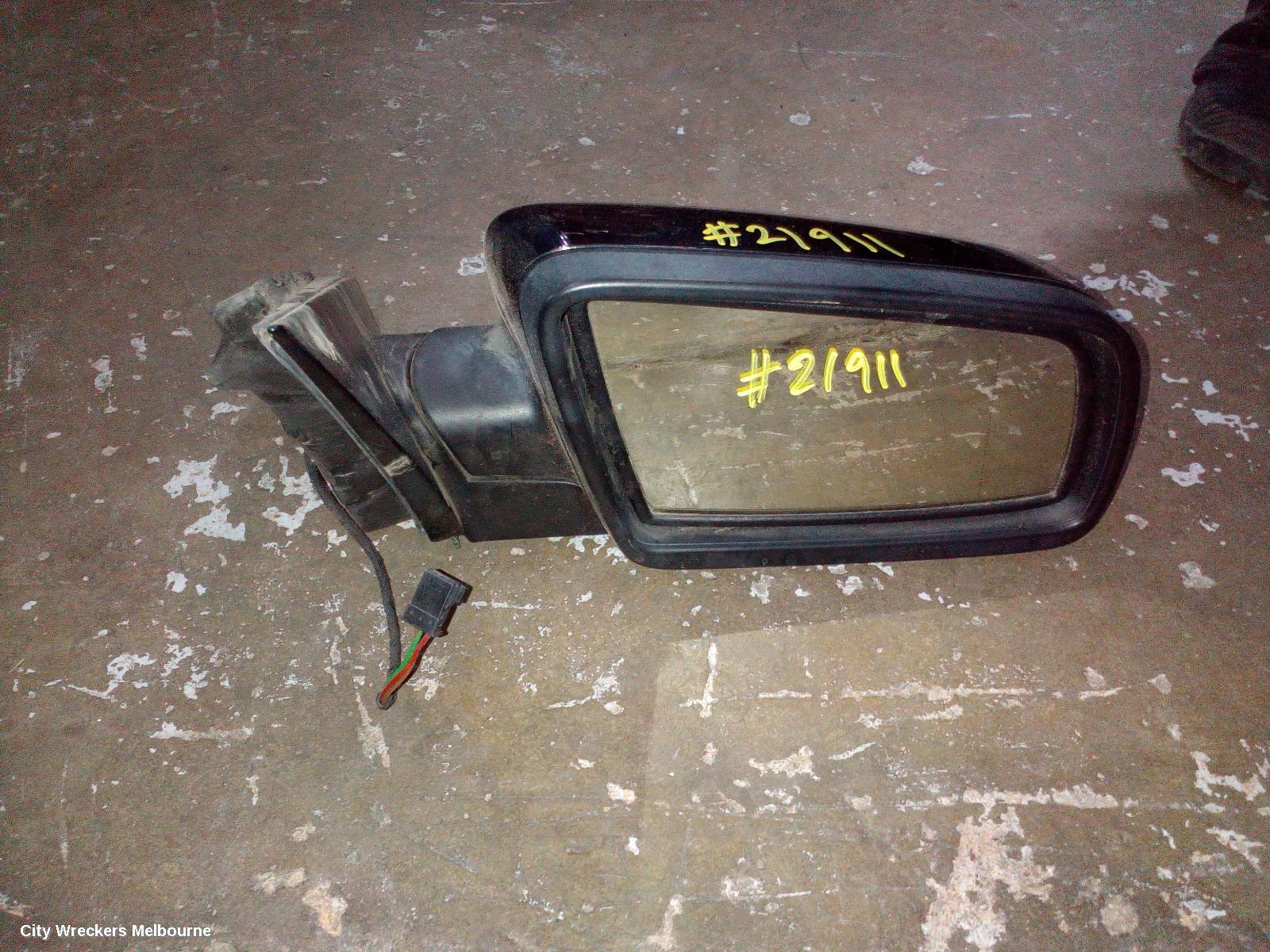 BMW 5 SERIES RIGHT DOOR MIRROR, E60, NON AUTO DIP, W/ LIGHT PACKAGE & MEMORY TYPE, 09/2005 - 03/2007 - Image 2