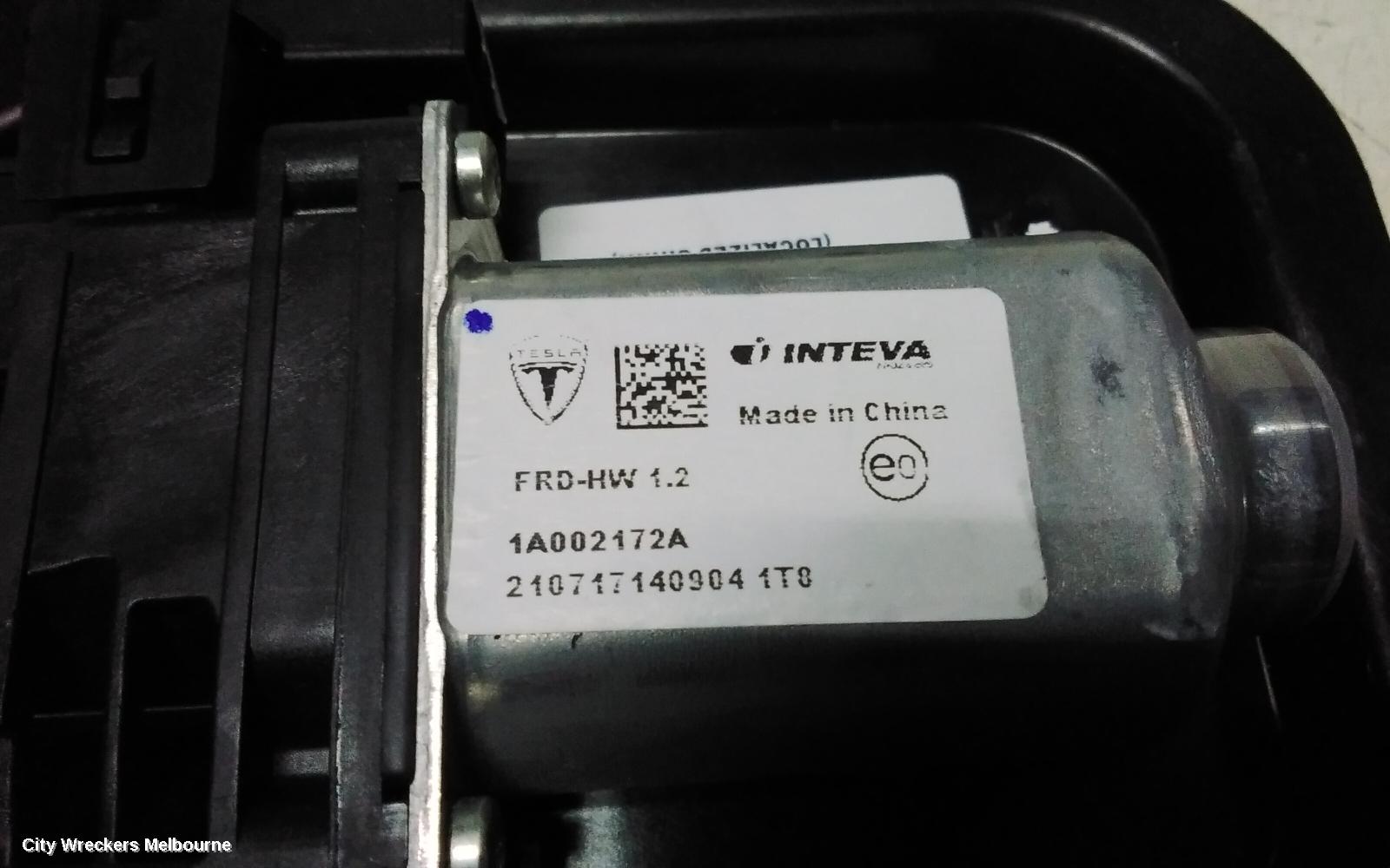 TESLA MODEL 3 RIGHT FRONT WINDOW REG/MOTOR, 1ST GEN, 06/2019 ONWARDS - Image 3