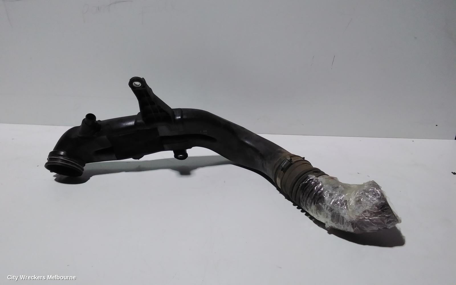 TOYOTA HIACE, TRH/KDH 03/2005 - 04/2019, THROTAL BODY HOSE: 89838 - Image 2