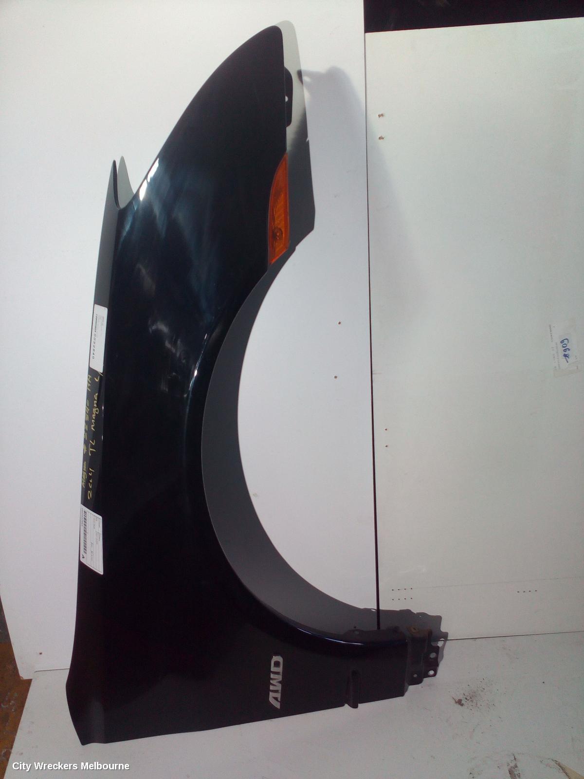 MITSUBISHI MAGNA RIGHT GUARD, TL 06/2003 - 08/2005 - Image 1