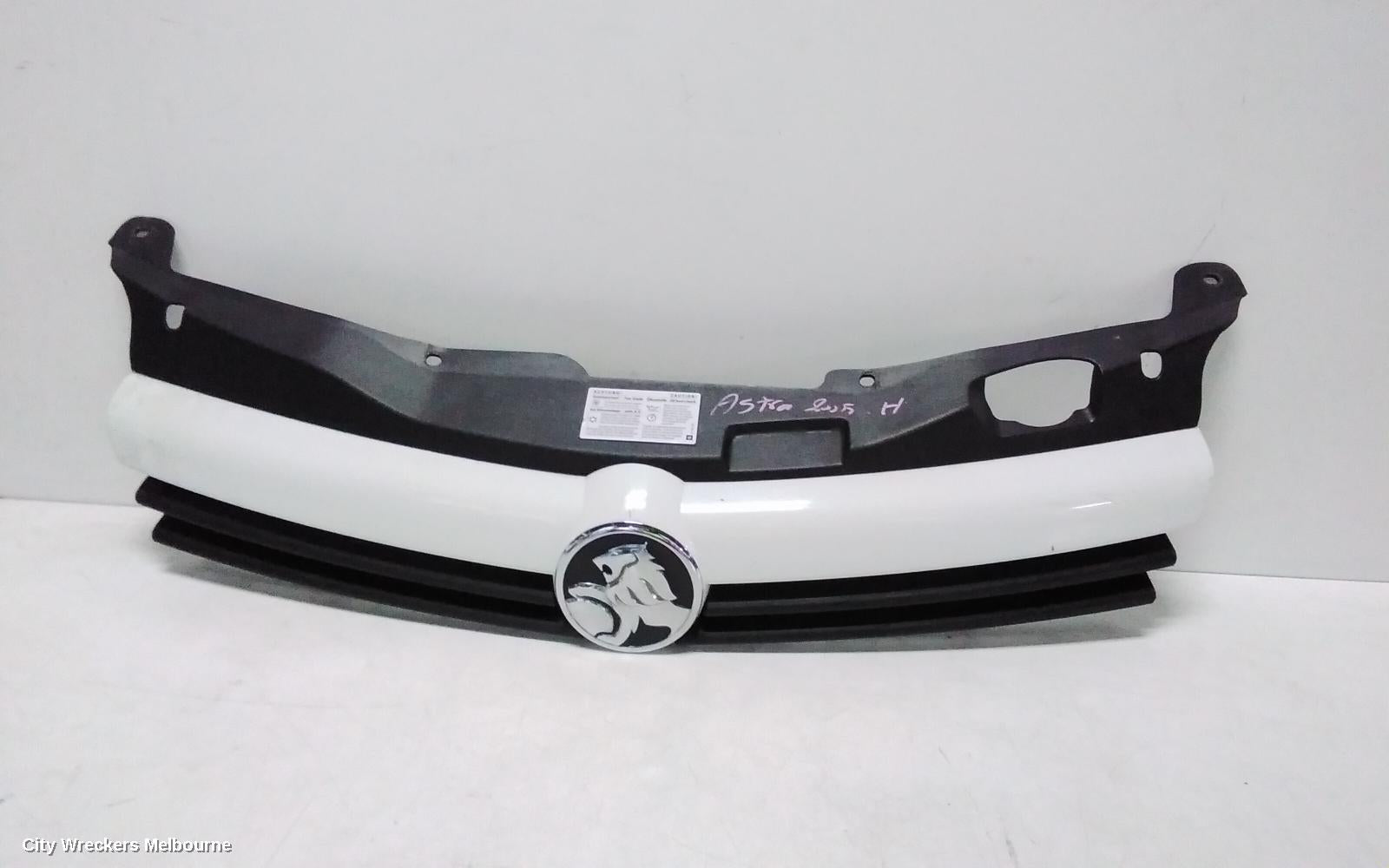 HOLDEN ASTRA GRILLE, AH, RADIATOR GRILLE, HATCH, SRI TURBO, COLOUR CODED TYPE, 11/2006 - 08/2009 - Image 2