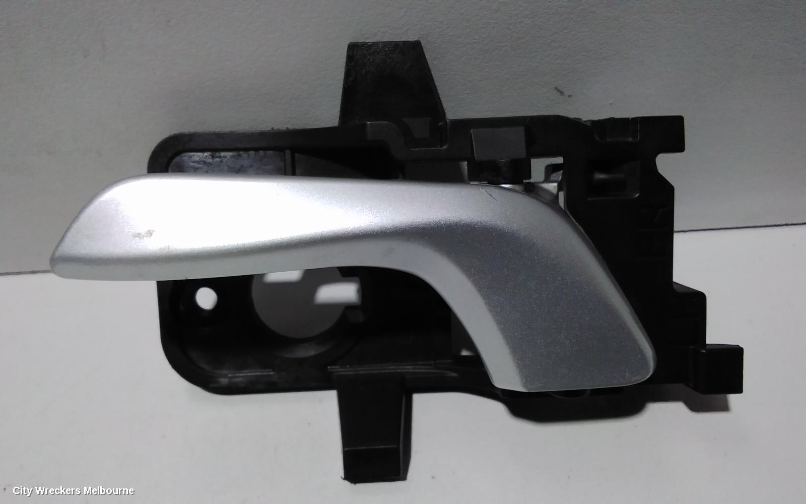 KIA RIO DOOR HANDLE, YB, INNER, LH FRONT, 12/2016 - 06/2023 - Image 2