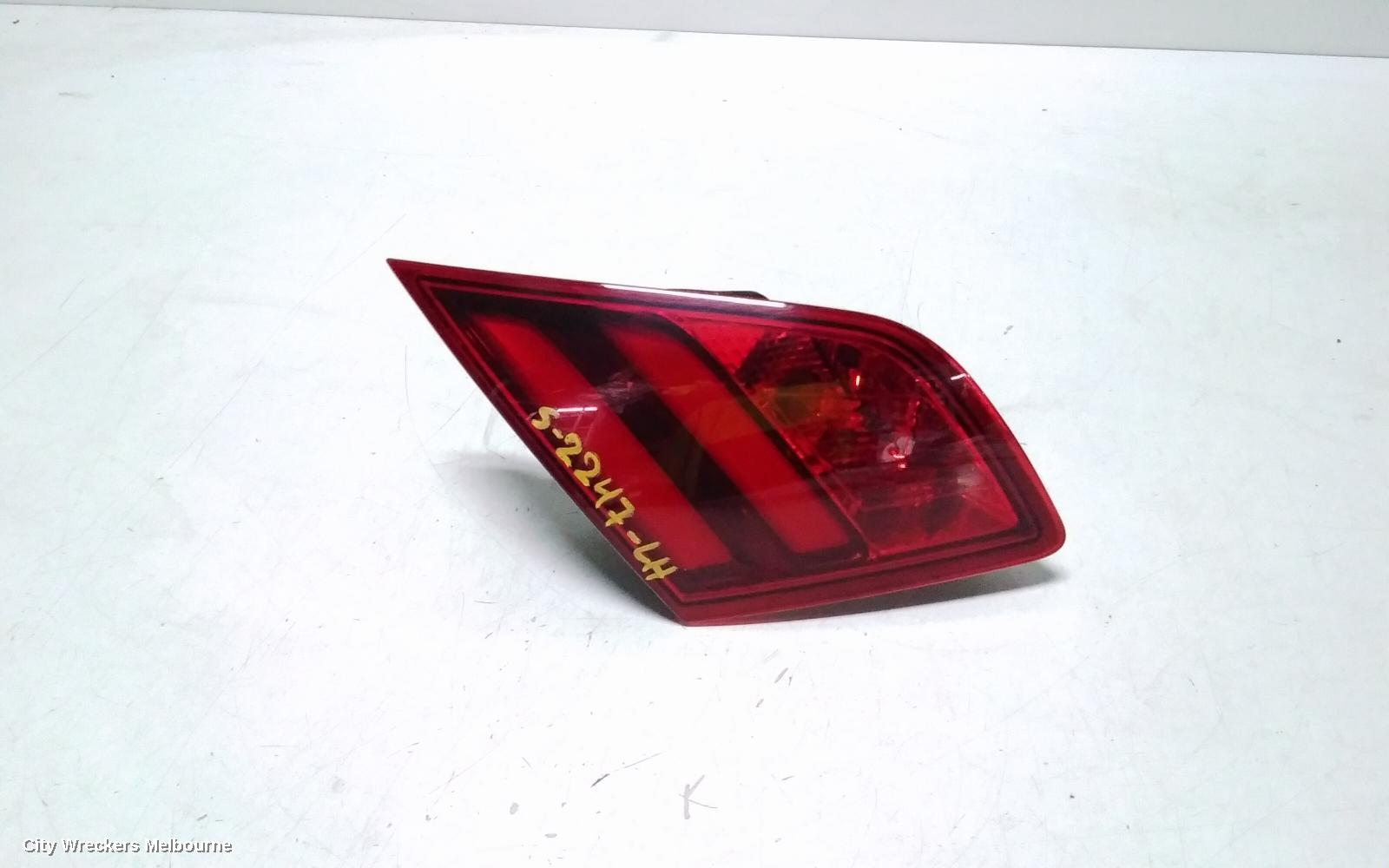 PEUGEOT 308 REAR GARNISH, TAILGATE LAMP (LH SIDE), T9, HATCH, 10/2014 - 01/2021 - Image 1