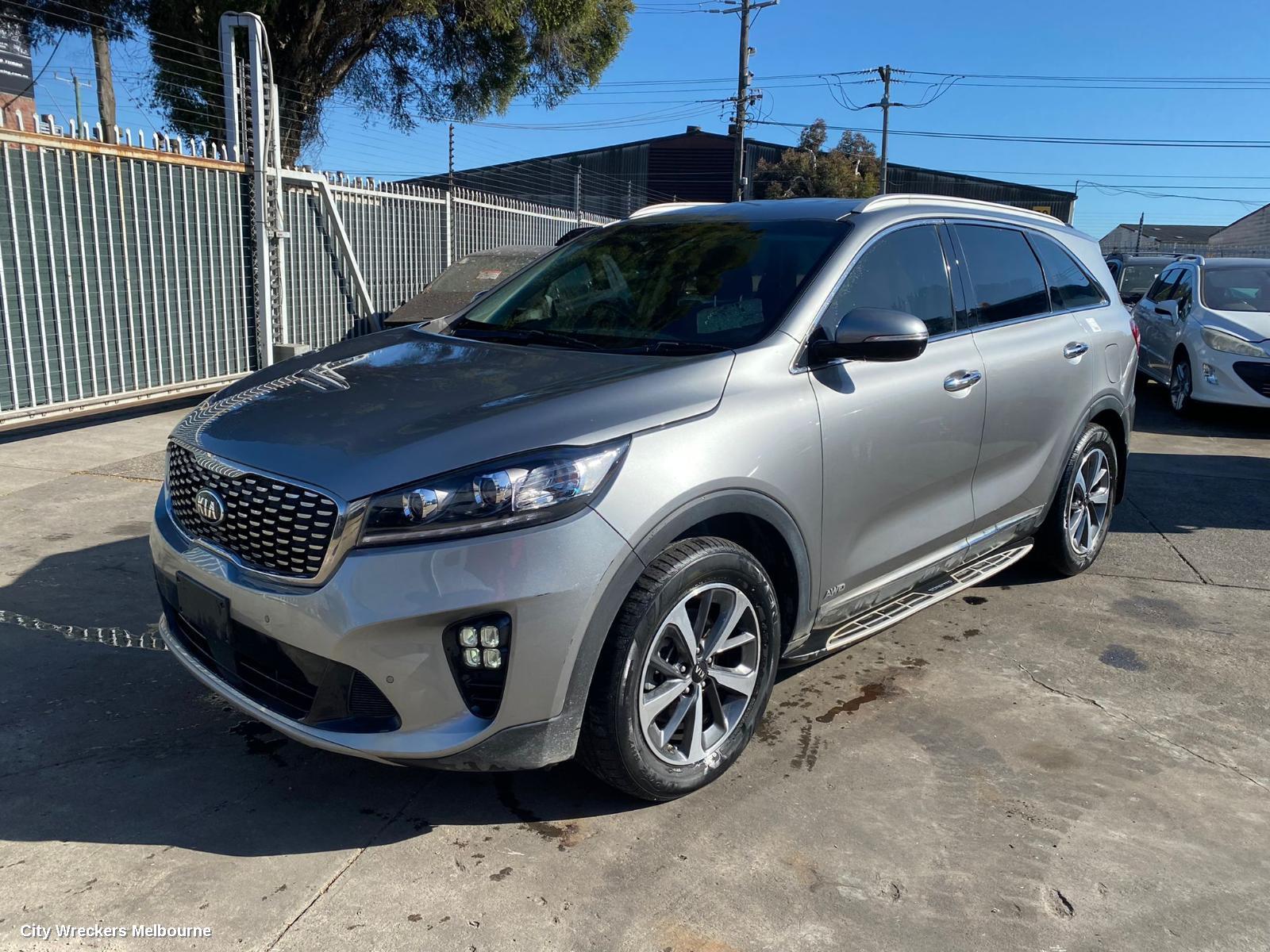 KIA SORENTO RIGHT FRONT DOOR, UM, 03/2015 - 02/2020 - Image 3