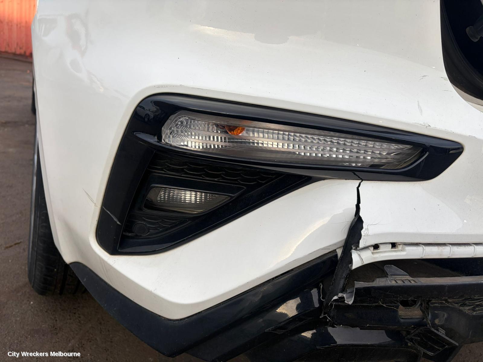 KIA CERATO LEFT TAILLIGHT, BD, IN BUMPER, FLASHER, HATCH, 09/2018 - 09/2024 - Image 1