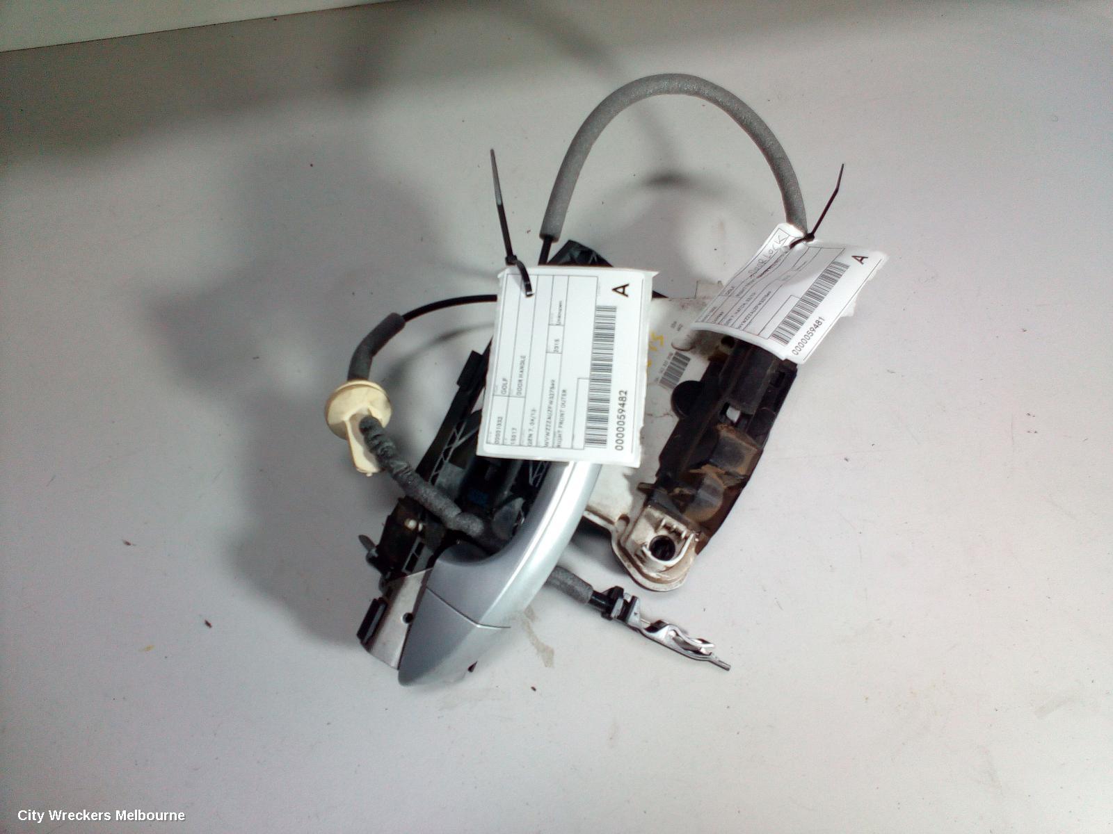 VOLKSWAGEN GOLF DOOR HANDLE, GEN 7, OUTER, RH FRONT/REAR, 01/2013 - 08/2020 - Image 1