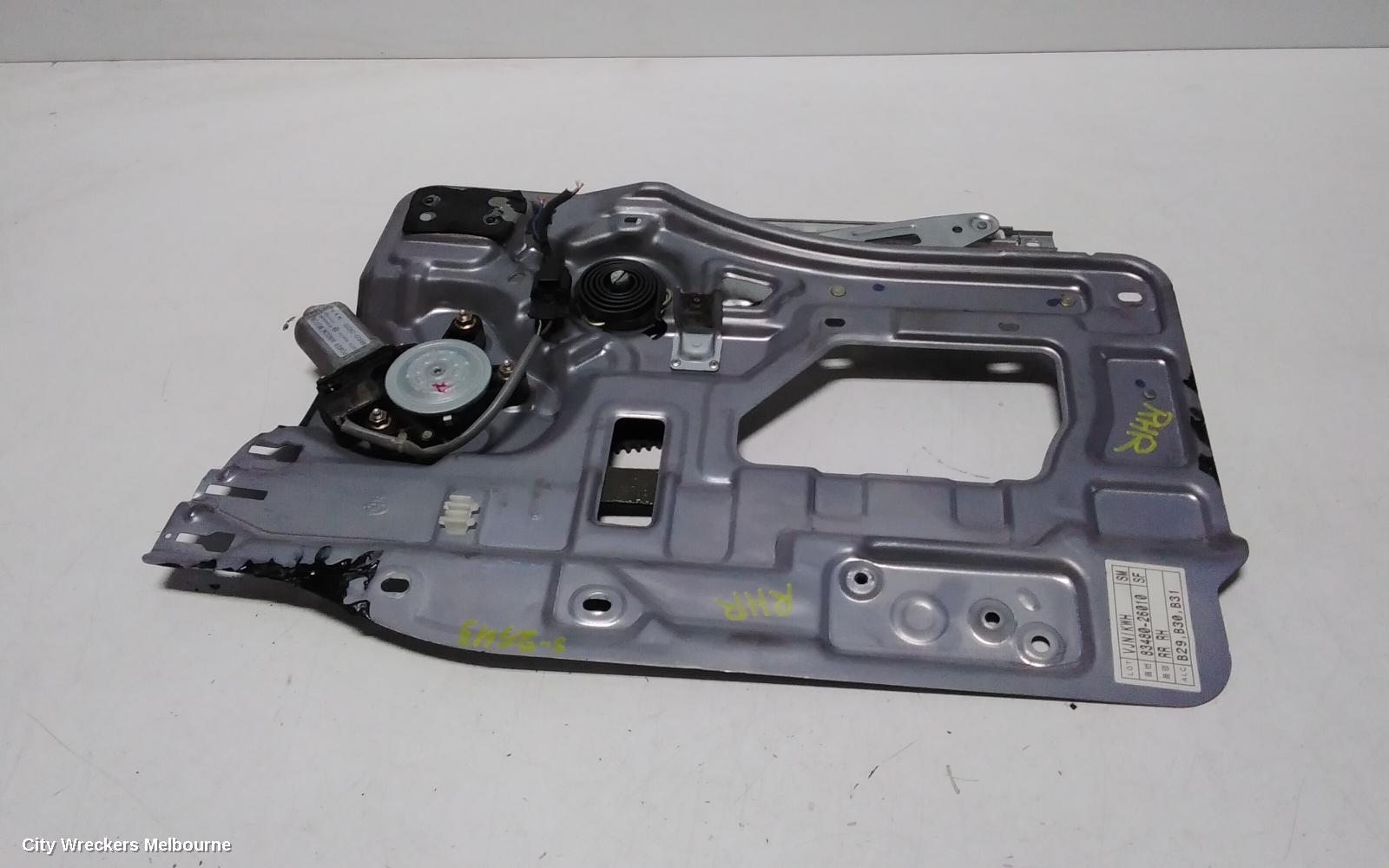 HYUNDAI SANTA FE RIGHT REAR WND REG/MOTOR, SM, POWER, 11/2000 - 11/2005 - Image 1