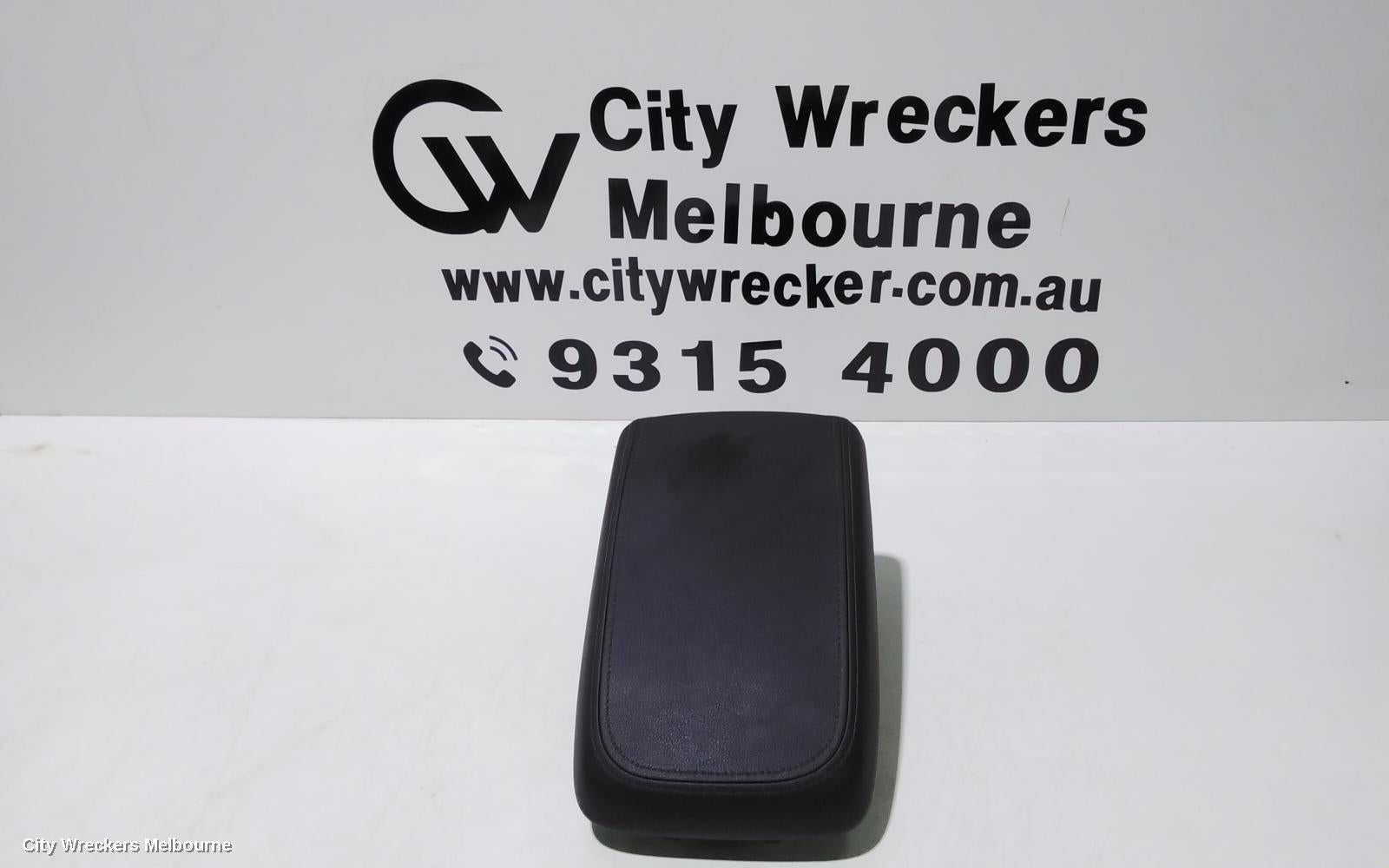 HOLDEN CAPTIVA CONSOLE, CG, LEATHER, BLACK, 01/2011 - 06/2018 - Image 2