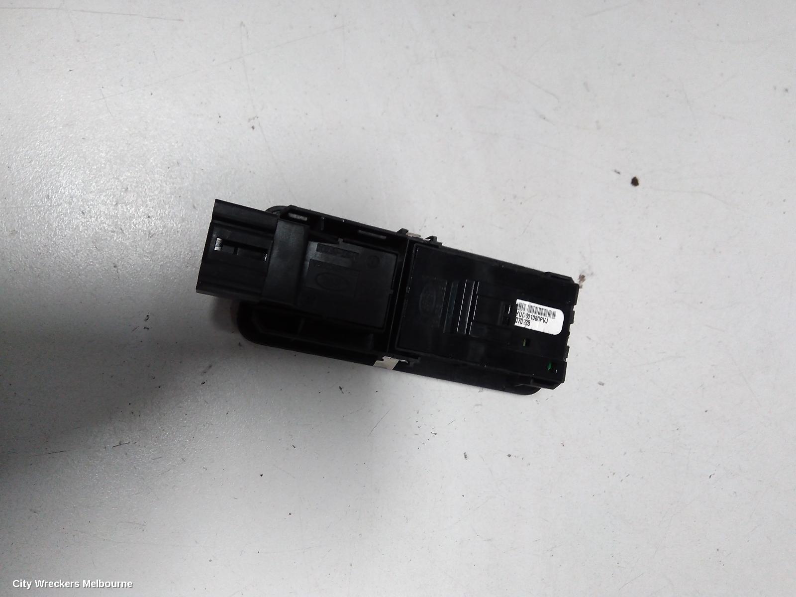 LAND ROVER RANGEROVER SPORT PWR DR WIND SWITCH, RH FRONT (MASTER SWITCH), L320, 08/2005 - 10/2010 - Image 3