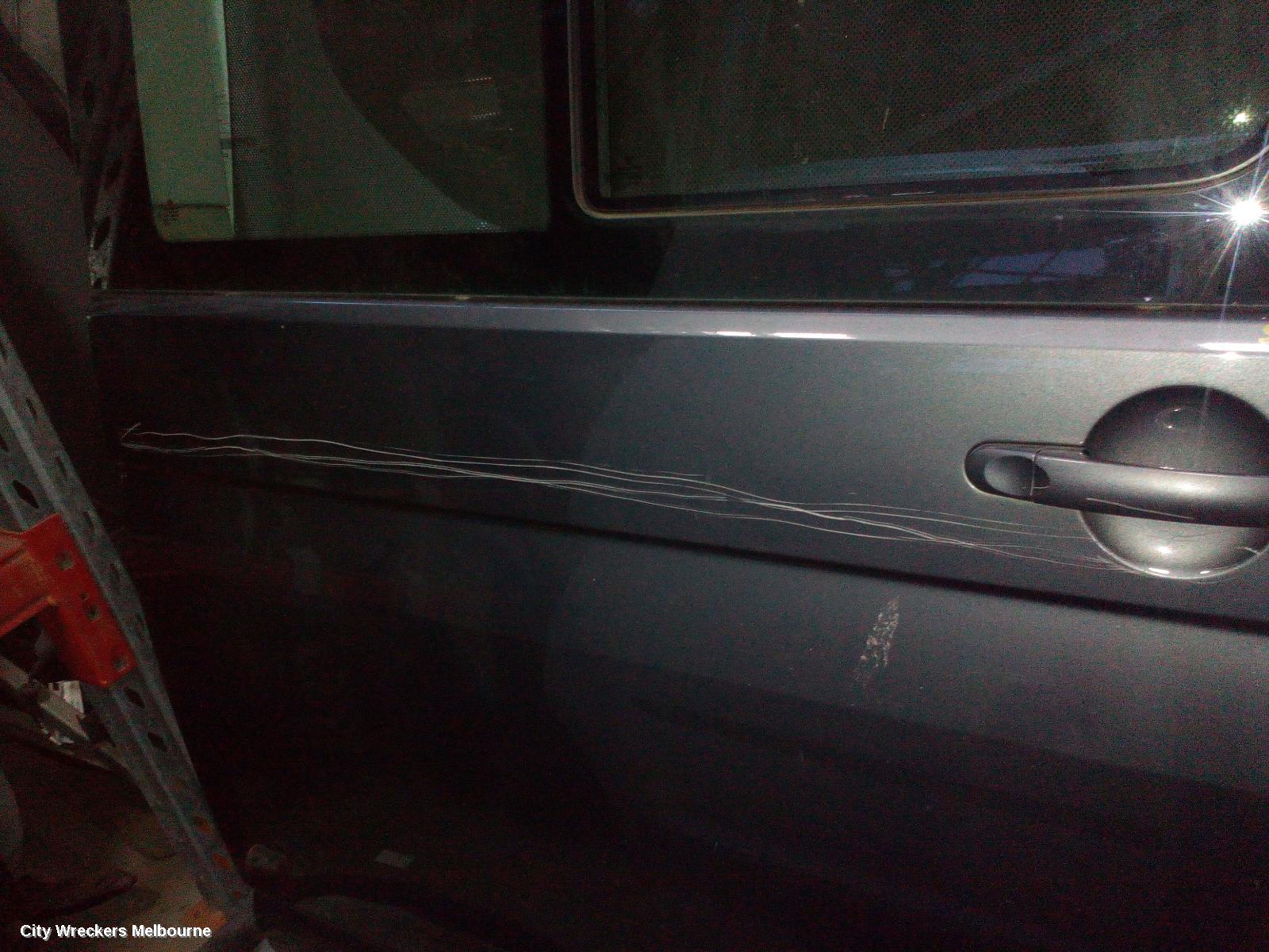 VOLKSWAGEN TRANSPORTER RIGHT REAR DOOR, T6, SLIDING DOOR, W/ WINDOW GLASS TYPE, 07/2015 ONWARDS - Image 2
