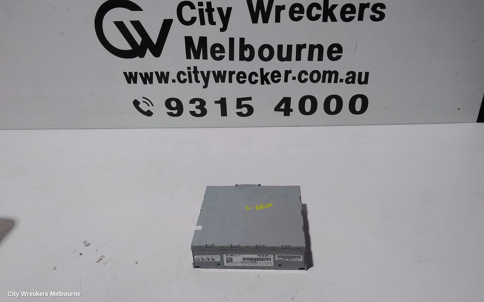 AUDI Q7 RADIO/CD/DVD/SAT/TV, MUSIC INTERFACE (GLOVEBOX), 4L, 09/2006 - 08/2015 - Image 1