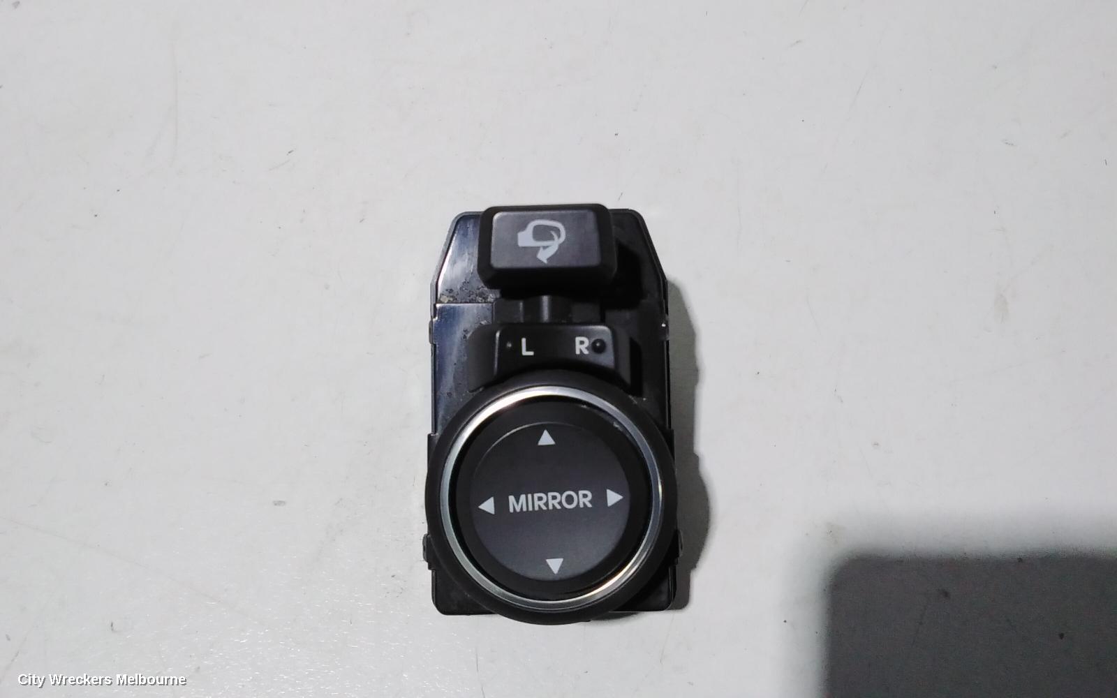 HYUNDAI I45, MIRROR SWITCH, AUTO FOLD TYPE, YF, 02/2010 - 05/2014 - Image 1