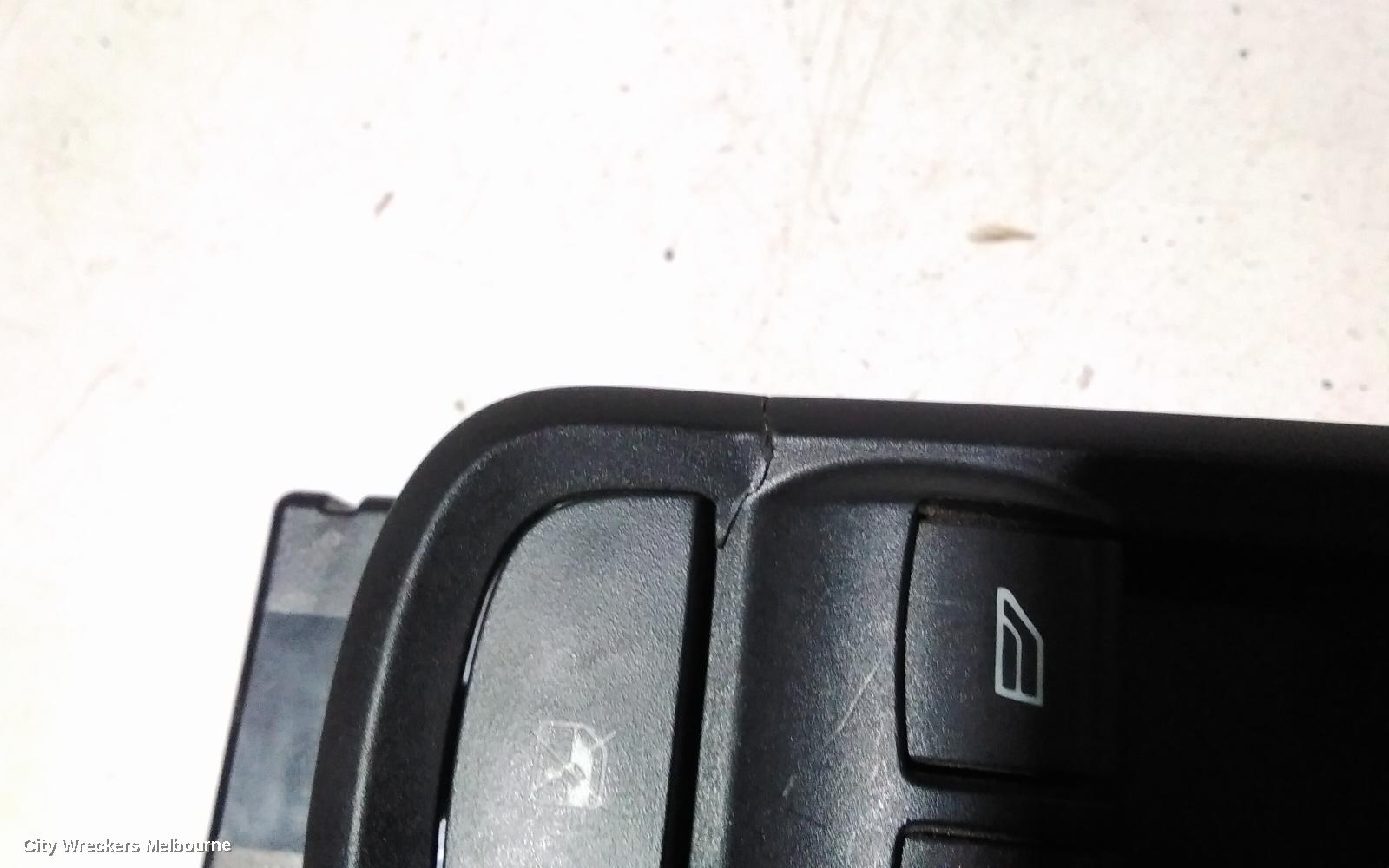 FORD TERRITORY PWR DR WIND SWITCH, RH FRONT (MASTER SWITCH), SZ MKII, 10/2014 - 12/2016 - Image 2
