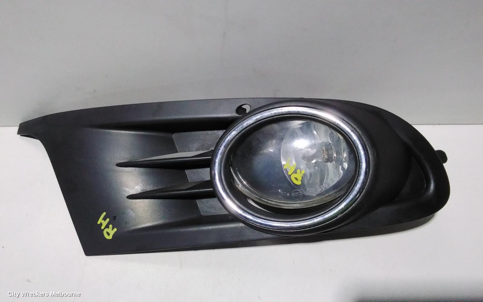 VOLKSWAGEN GOLF RIGHT INDICATOR/FOG/SIDE, BUMPER FOGLAMP, GEN 6, STANDARD TYPE, 12/2008 - 03/2013 - Image 2