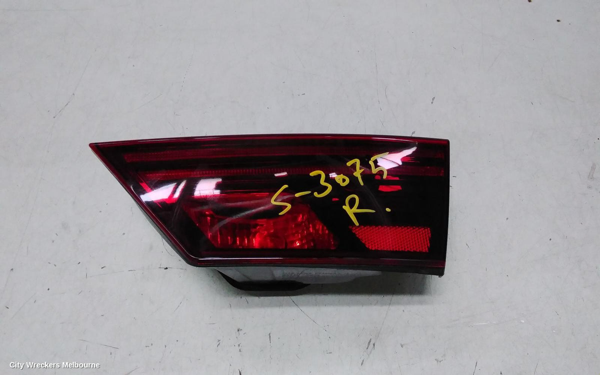 KIA CERATO REAR GARNISH, BOOTLID LAMP (RH SIDE), BD, SEDAN, NON LED TYPE, 04/2018 - 09/2024 - Image 1