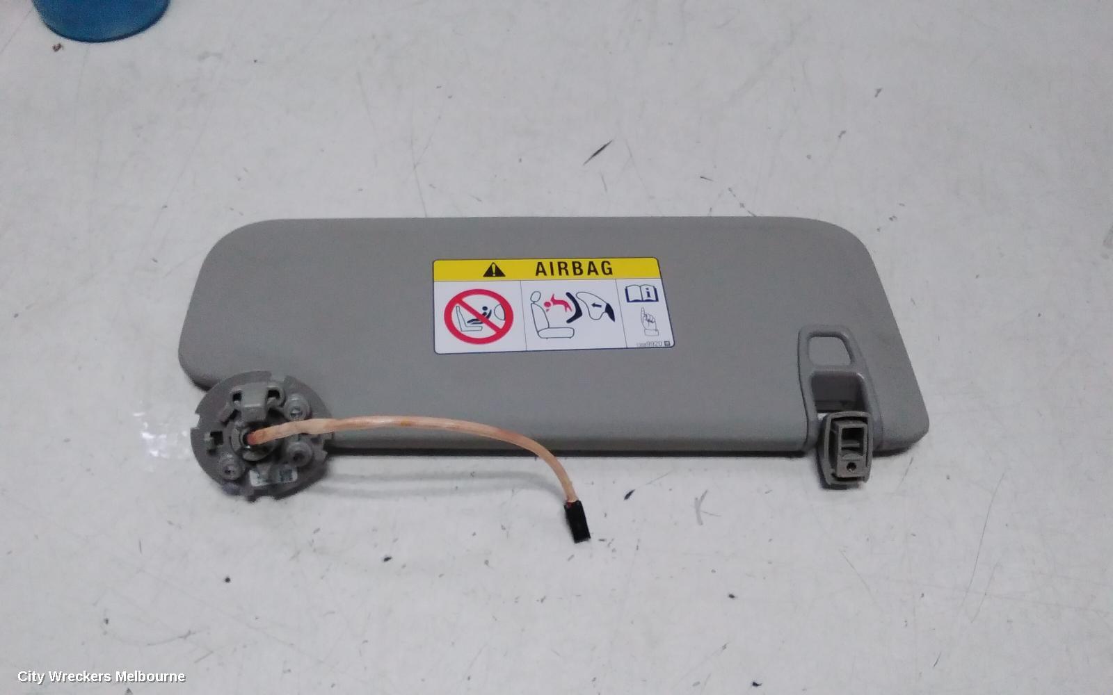 HOLDEN ASTRA SUNVISOR, BK-BL, LH SIDE, W/ LIGHT, 09/2016 - 12/2020 - Image 3