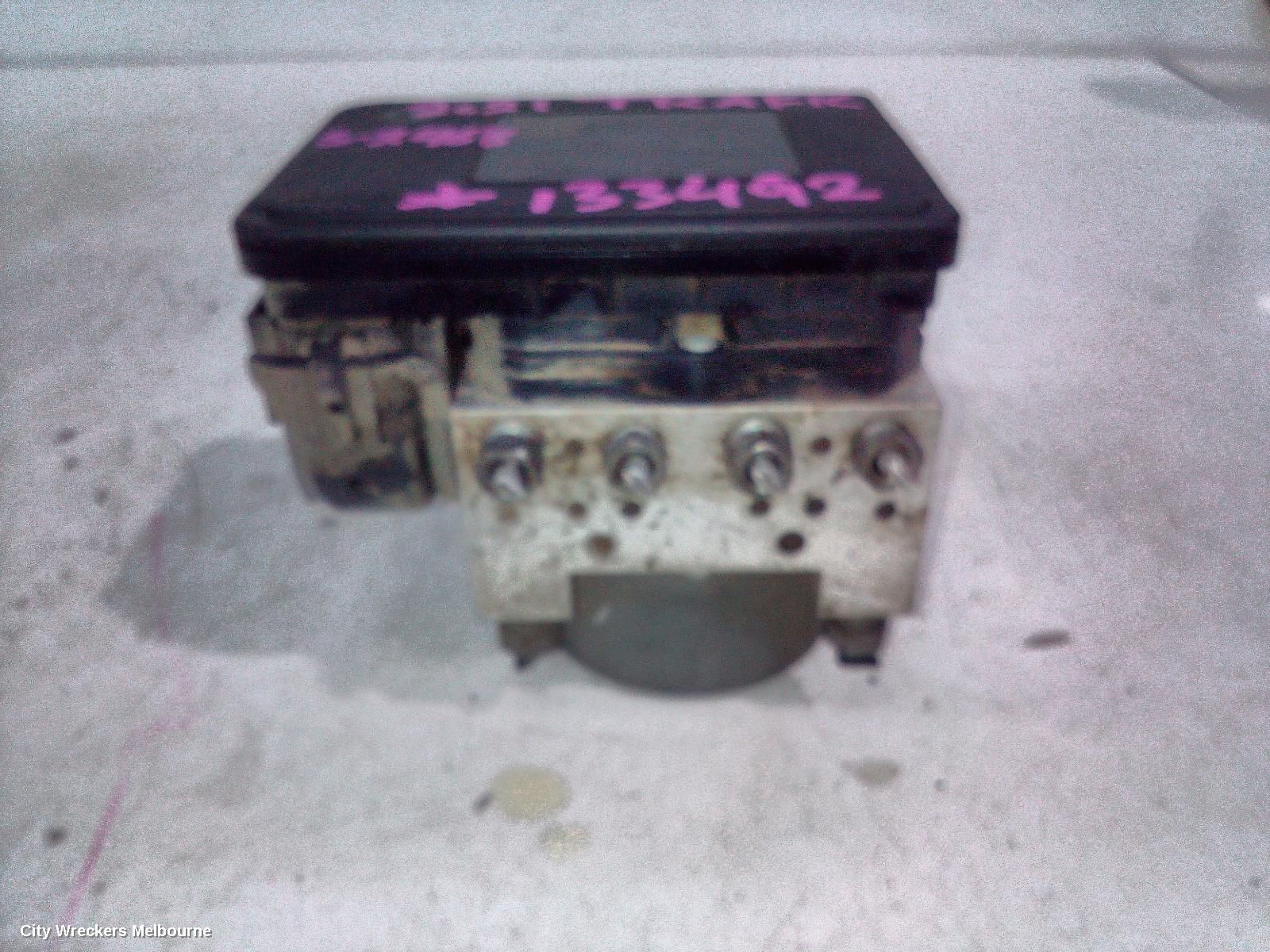 RENAULT TRAFIC ABS PUMP/MODULATOR, X82, P/N 476601418R, 01/2015 ONWARDS - Image 3