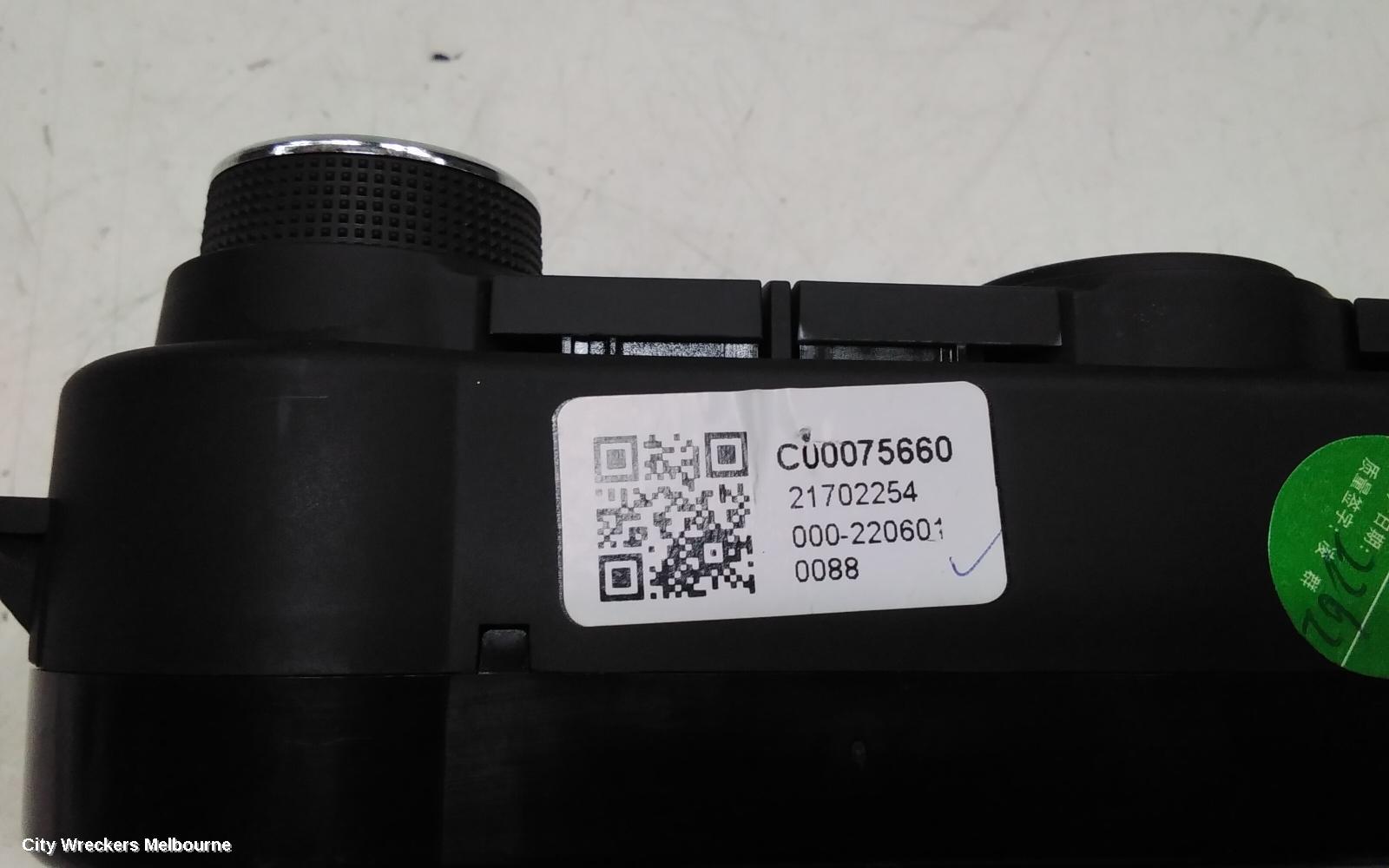 LDV DELIVER 9 HEATER/AC CONTROLS, FRONT, CLIMATE CONTROL TYPE, 07/2020 ONWARDS - Image 3