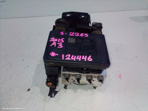 AUDI A3 ABS PUMP/MODULATOR, 8V, P/N 3Q0614517Q, 05/2013 - 10/2020 - Image 2
