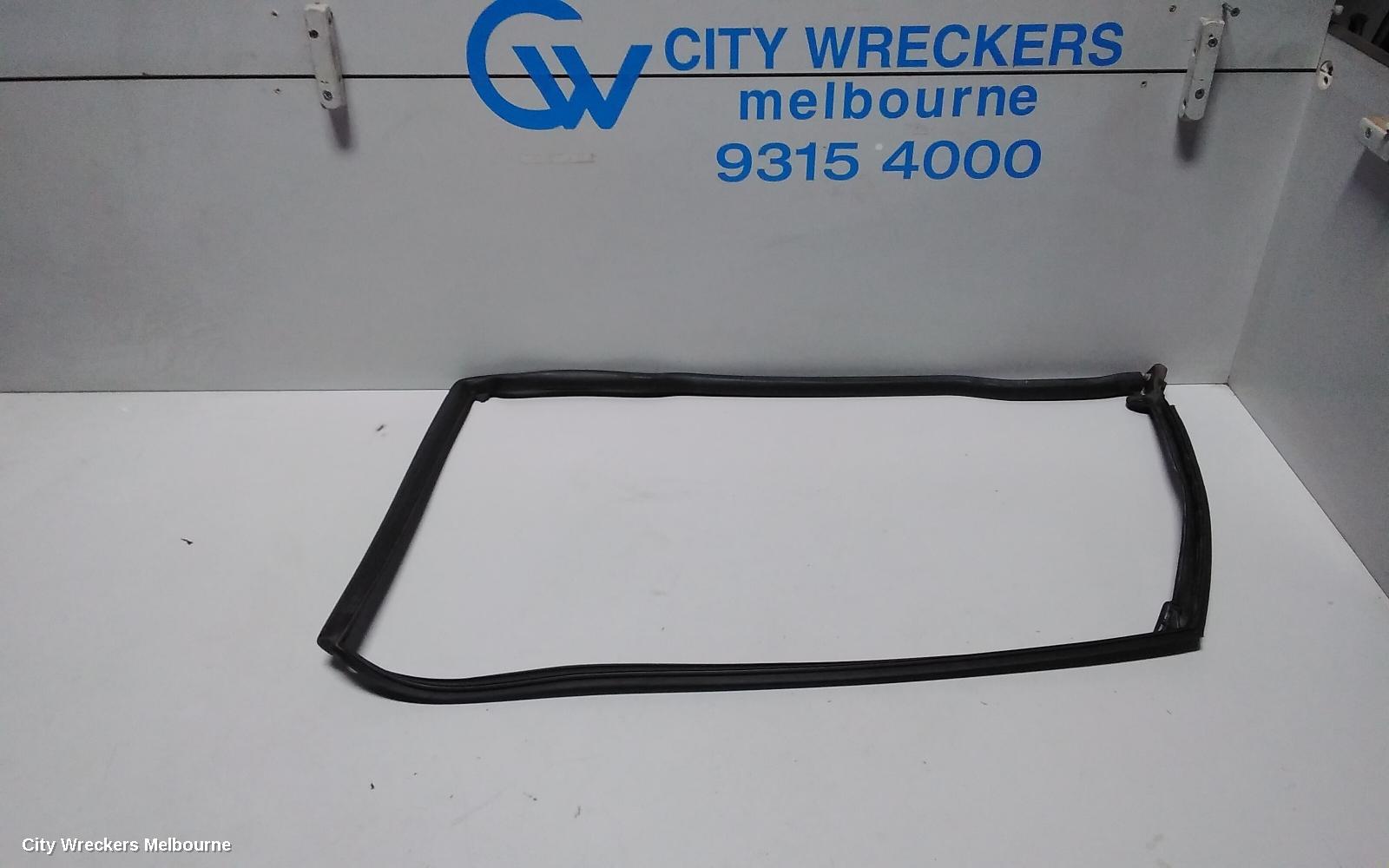 LAND ROVER RANGEROVER EVOQUE, L538, 11/2011 - 01/2019, DOOR RUBBER RHR: 72323 - Image 1