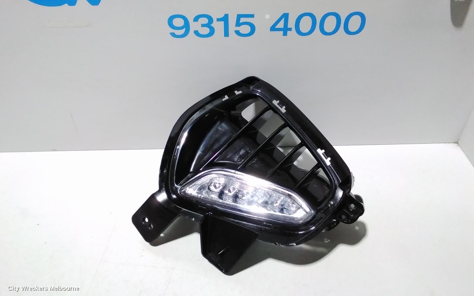 HYUNDAI I30 RIGHT INDICATOR/FOG/SIDE, DAYTIME RUNNING LAMP, PD, HATCH (S. KOREA VIN KMHH), GO/ACTIVE/ELITE/SR, SINGLE LED TYPE (3 PIN PLUG), 03/2017 - 08/2020 - Image 2
