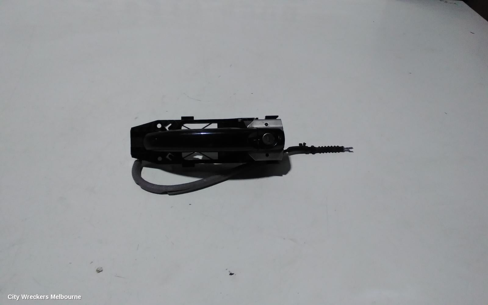 VOLKSWAGEN AMAROK DOOR HANDLE, OUTER, RH FRONT, COLOUR CODED, 2H, 12/2010 ONWARDS - Image 3