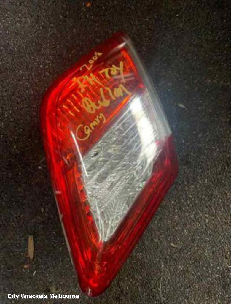 TOYOTA CAMRY REAR GARNISH, BOOTLID LAMP (RH SIDE), ACV40/SPORTIVO, 06/2006 - 06/2009 - Image 1