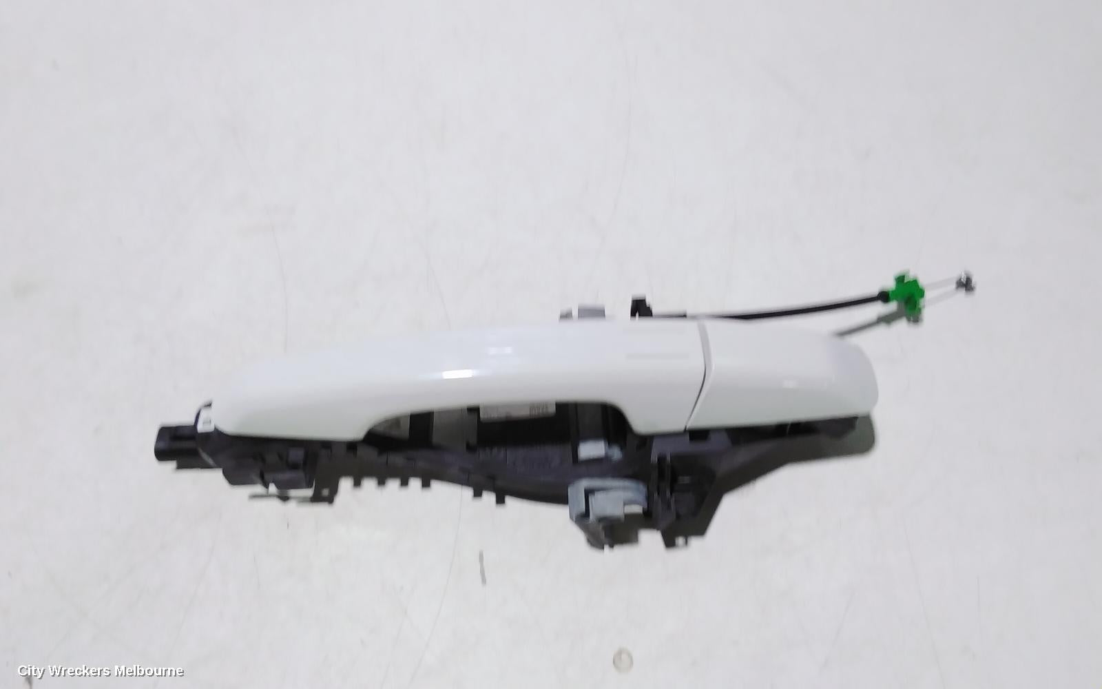 LAND ROVER RANGEROVER EVOQUE DOOR HANDLE, RH REAR, OUTER, COLOUR CODED, W/ KEYLESS START TYPE, L538, 11/2011 - 01/2019 - Image 1