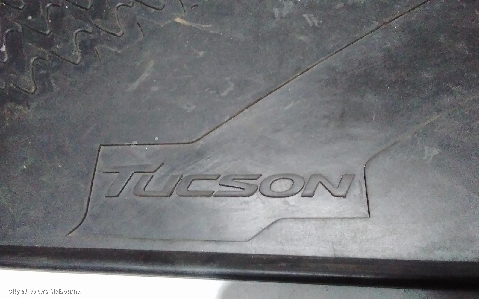 HYUNDAI TUCSON FLOOR MATS, TL, 06/2015 - 01/2021 - Image 2