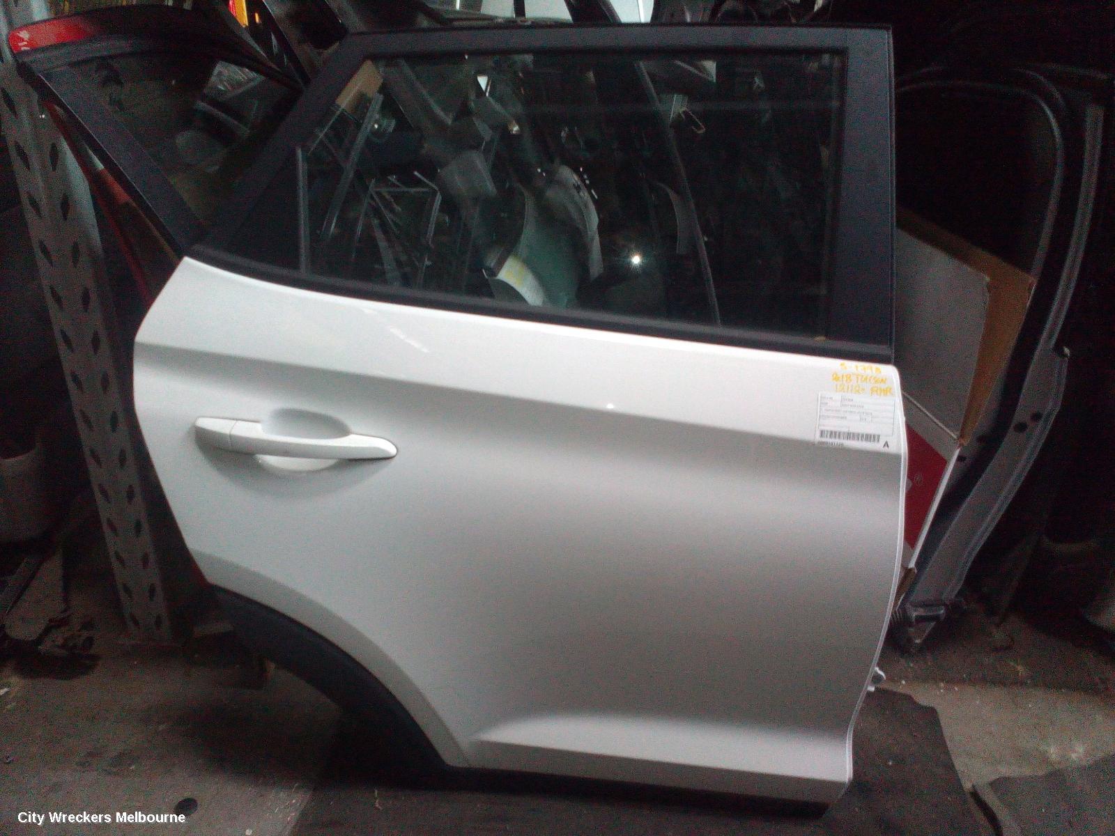 HYUNDAI TUCSON RIGHT REAR DOOR, TL, KOREAN BUILT (VIN KMHJ), 07/2015 - 06/2018 - Image 2
