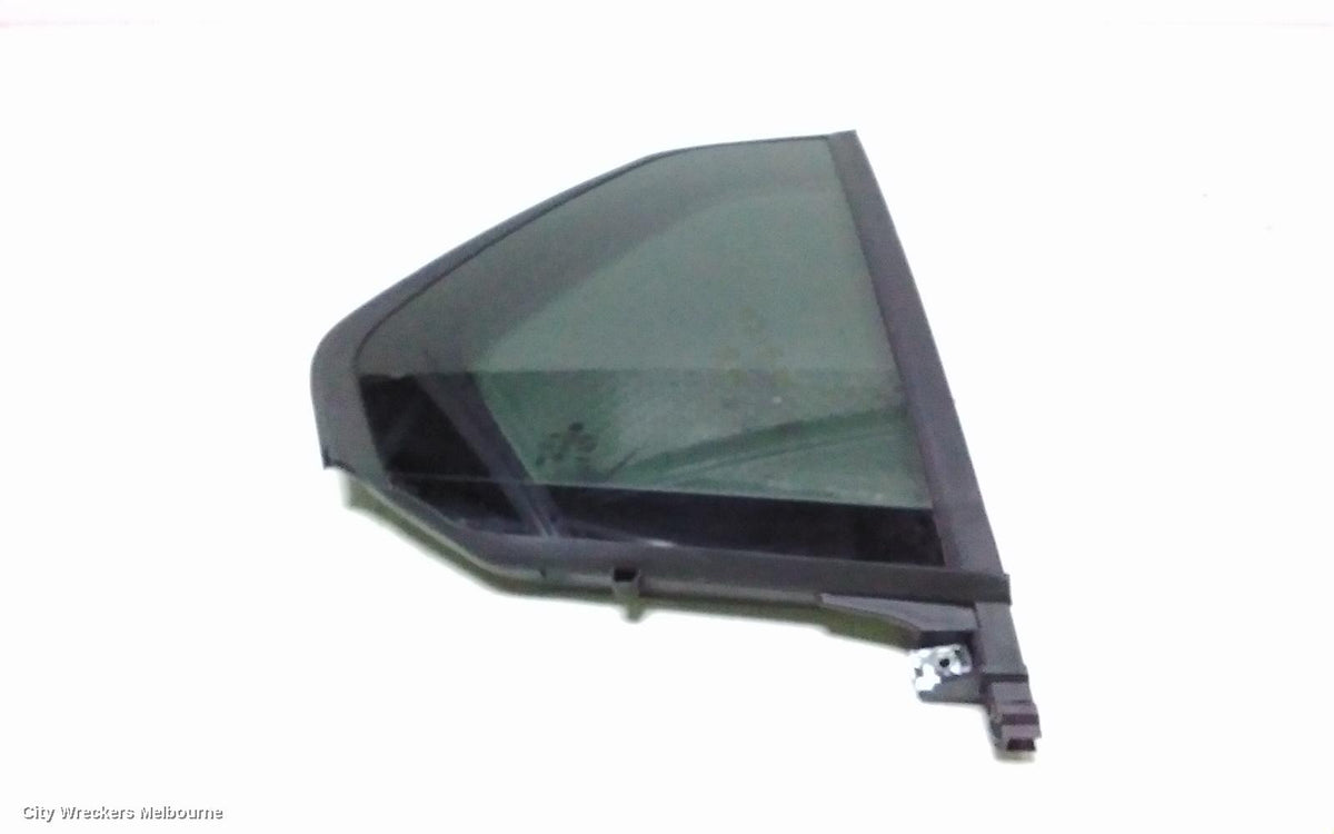 VOLKSWAGEN GOLF RIGHT REAR 1/4 DOOR GLASS, GEN 8, 09/2020 ONWARDS - Image 1