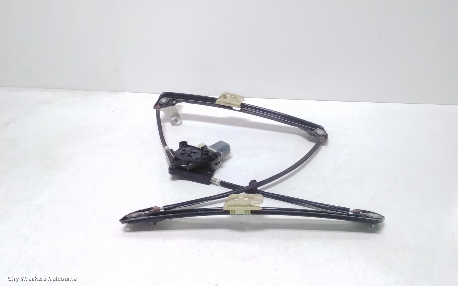 VOLKSWAGEN GOLF LEFT FRONT WINDOW REG/MOTOR, GEN 7, 5DR HATCH/WAGON, 11/2012 - 08/2020 - Image 2